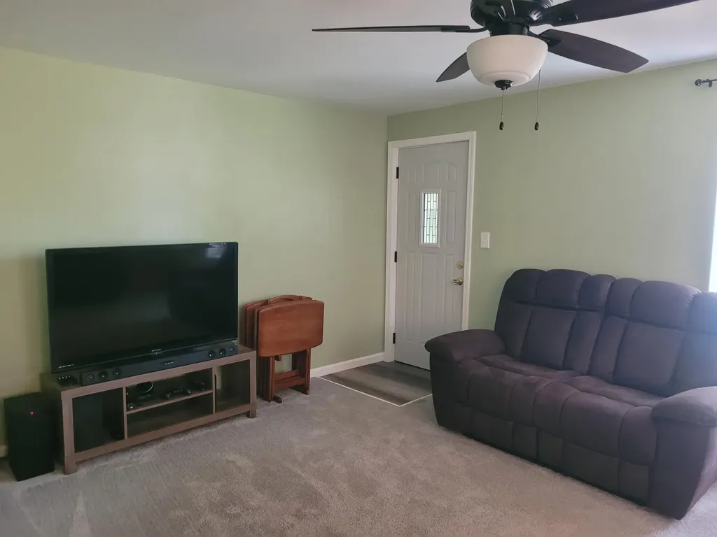 52 W Bacon Street Hillsdale City MI 49242