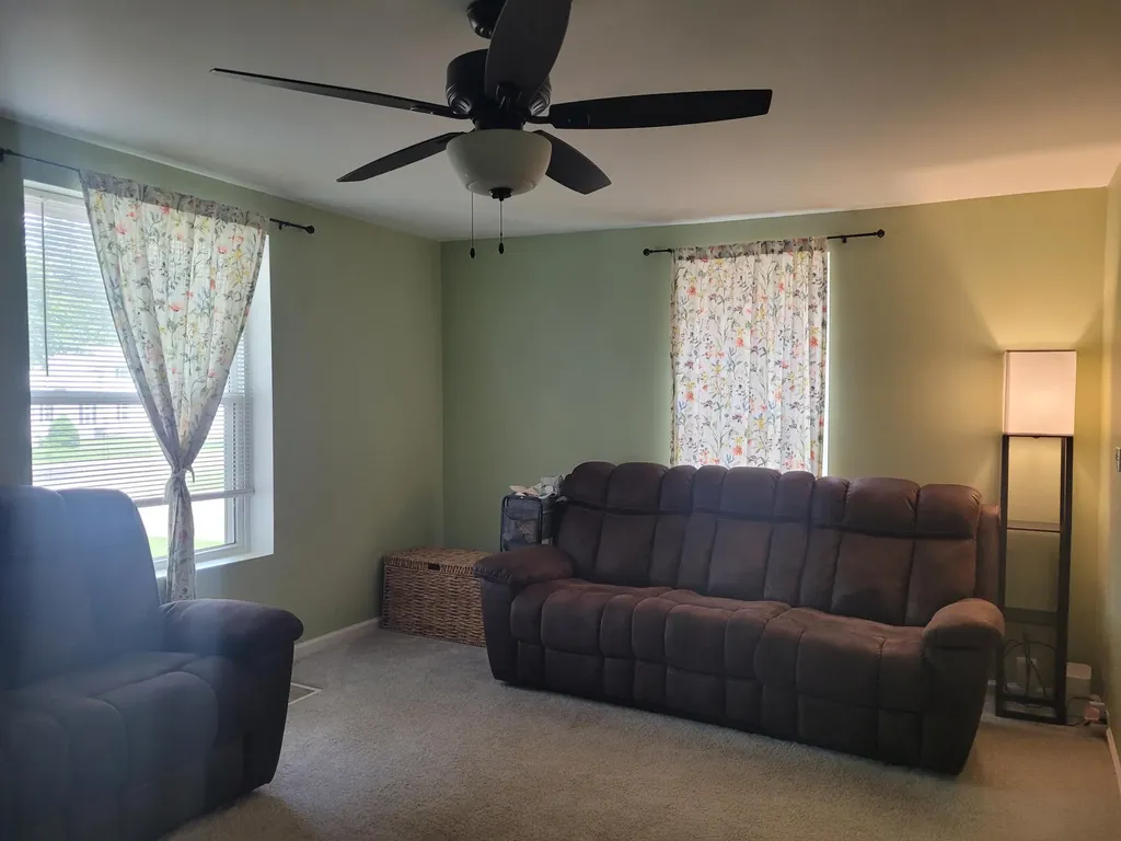 52 W Bacon Street Hillsdale City MI 49242
