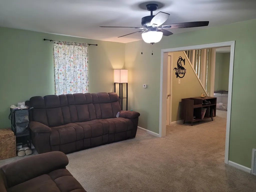 52 W Bacon Street Hillsdale City MI 49242
