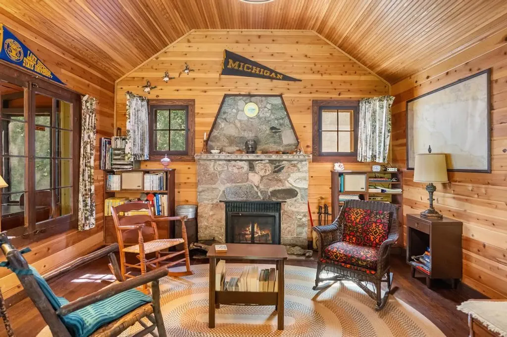 1264 Wenniway Drive Wawatam Township MI 49701