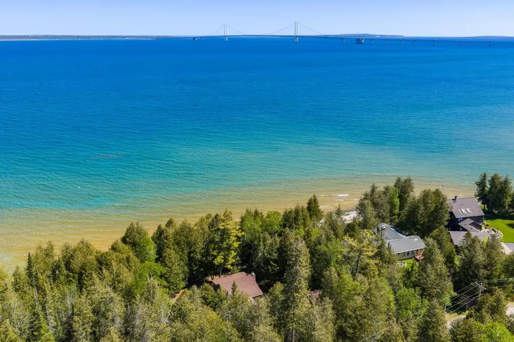 1264 Wenniway Drive Wawatam Township MI 49701