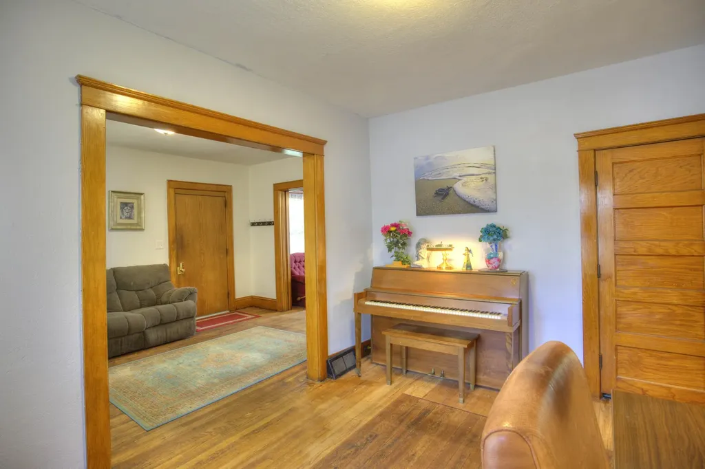 307 Douglas Street Jackson City MI 49203