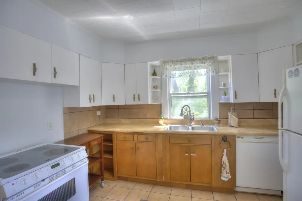 307 Douglas Street Jackson City MI 49203