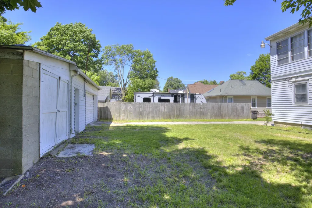 307 Douglas Street Jackson City MI 49203