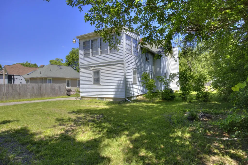 307 Douglas Street Jackson City MI 49203