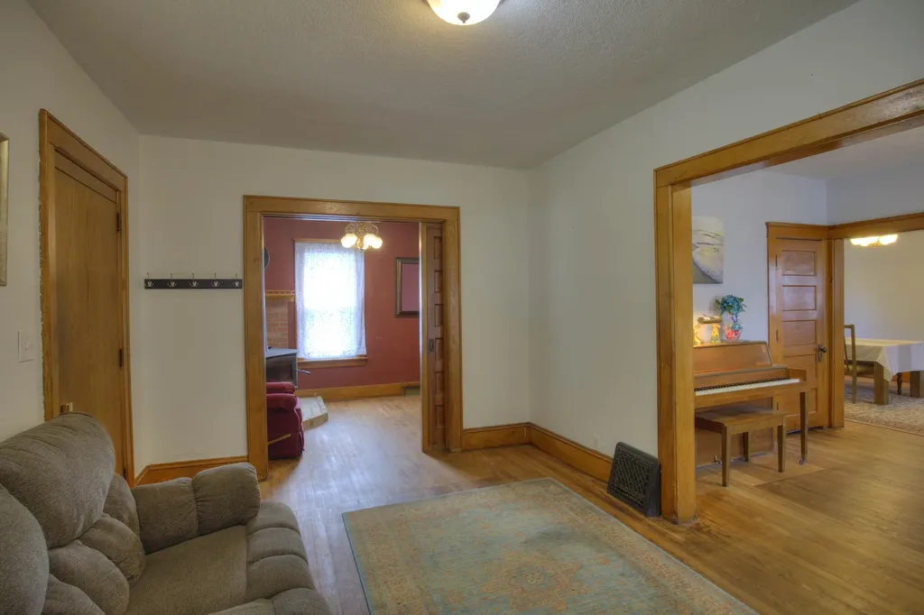 307 Douglas Street Jackson City MI 49203