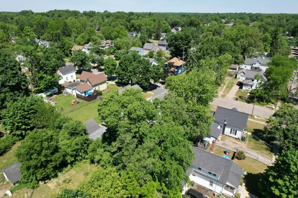307 Douglas Street Jackson City MI 49203