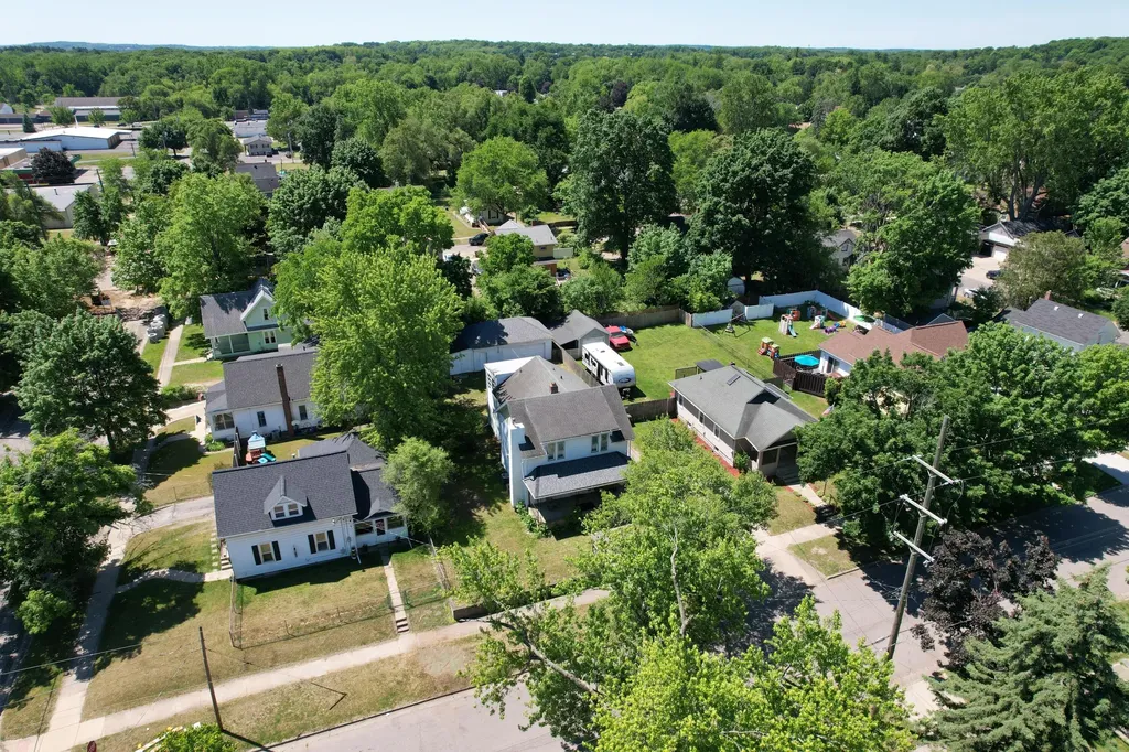 307 Douglas Street Jackson City MI 49203