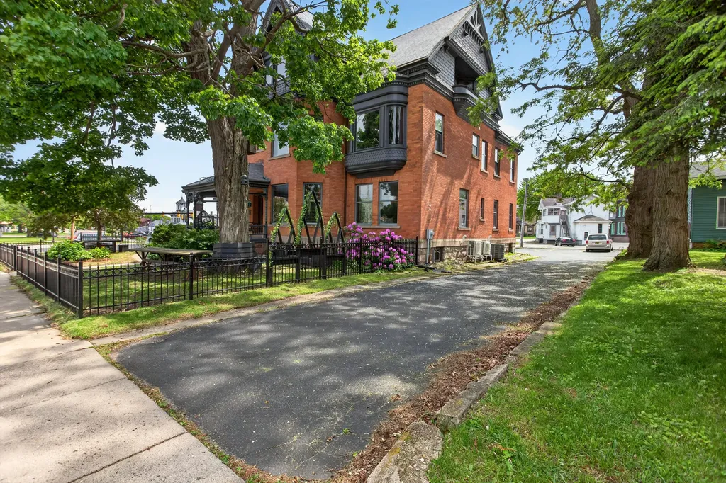 505 Wildwood Avenue Jackson City MI 49201