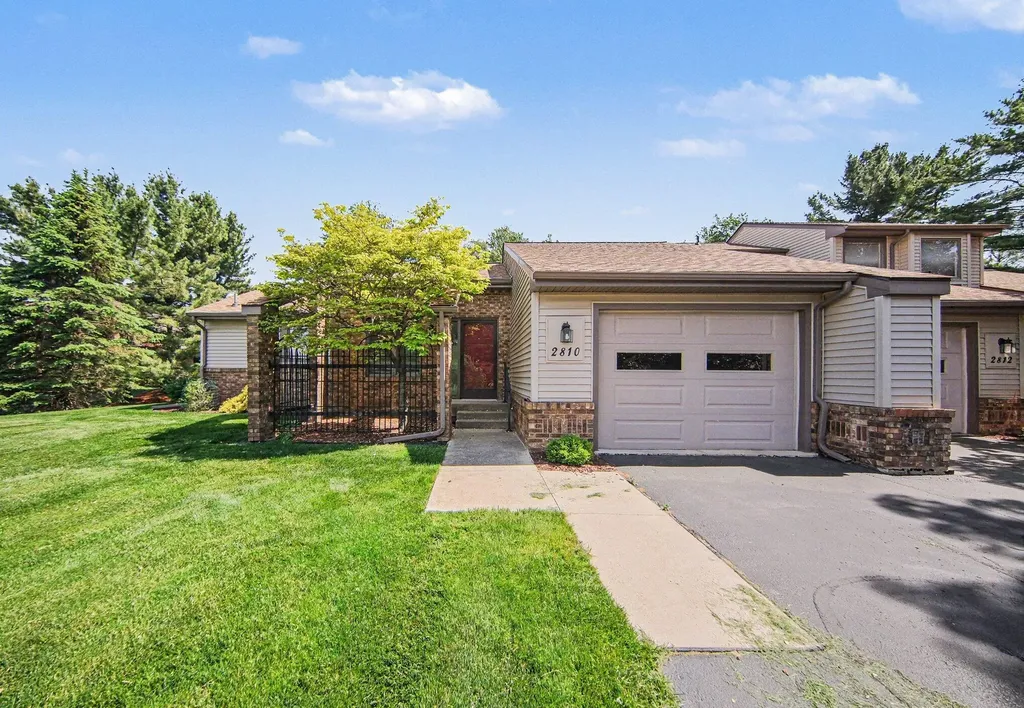 2810 S Wood Dale Drive Summit Township MI 49203