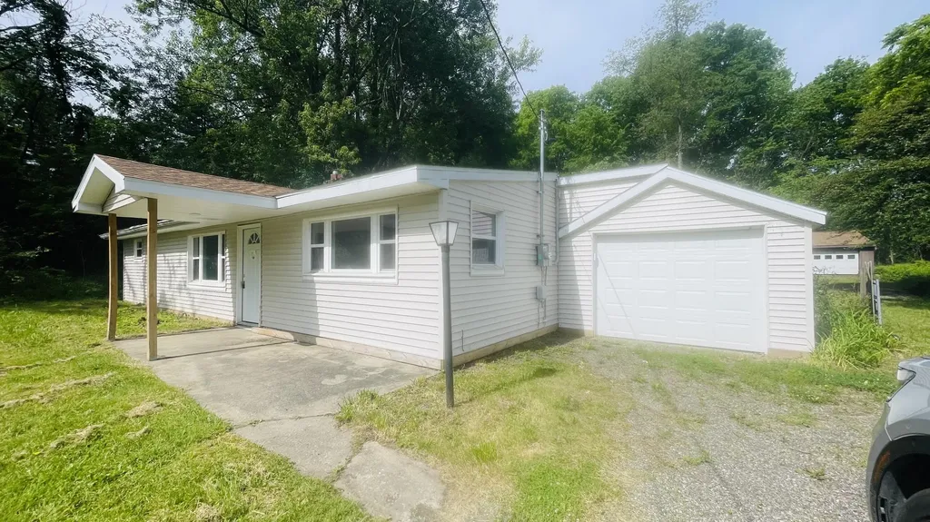 244 Woodland Avenue Blackman Charter Township MI 49203