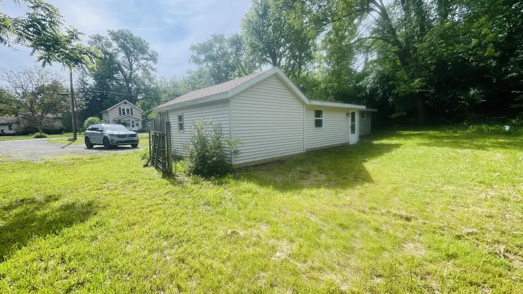 244 Woodland Avenue Blackman Charter Township MI 49203