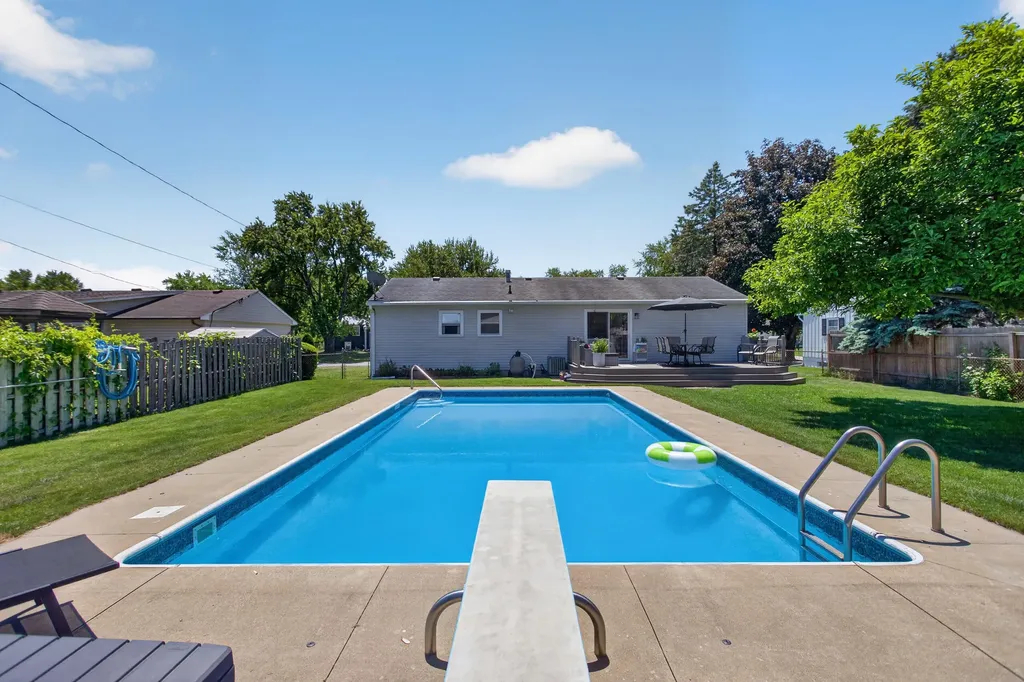 5650 Poplar Drive Leoni Township MI 49201