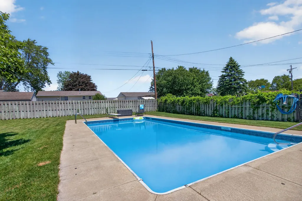 5650 Poplar Drive Leoni Township MI 49201