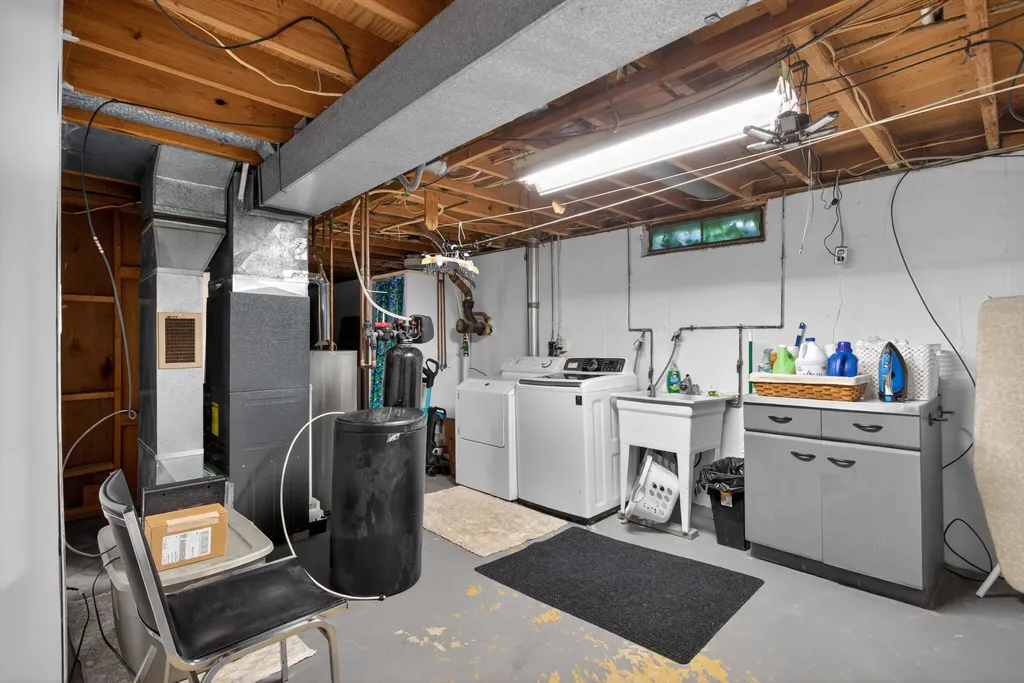 5650 Poplar Drive Leoni Township MI 49201