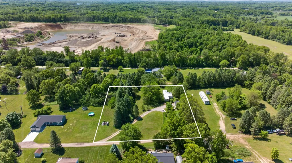 7868 Dixon Road Tompkins Township MI 49201