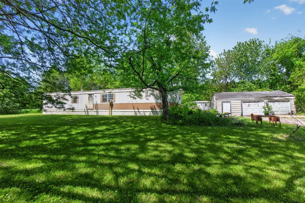 7868 Dixon Road Tompkins Township MI 49201