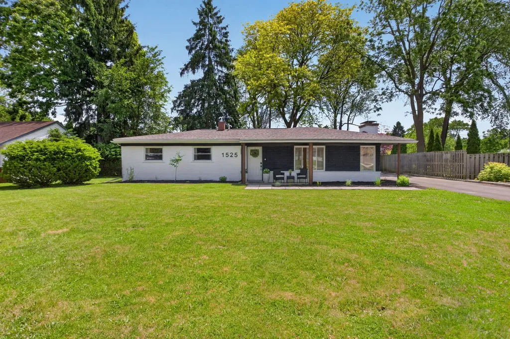 1525 Larrys Drive Summit Township MI 49203