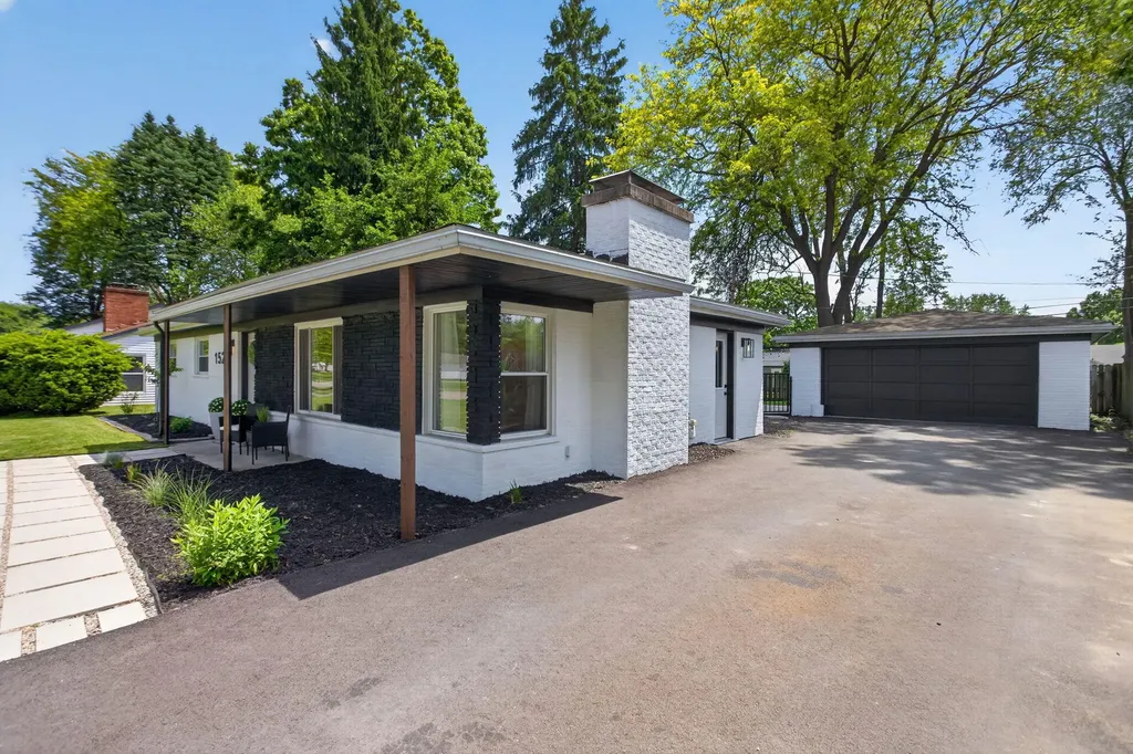 1525 Larrys Drive Summit Township MI 49203