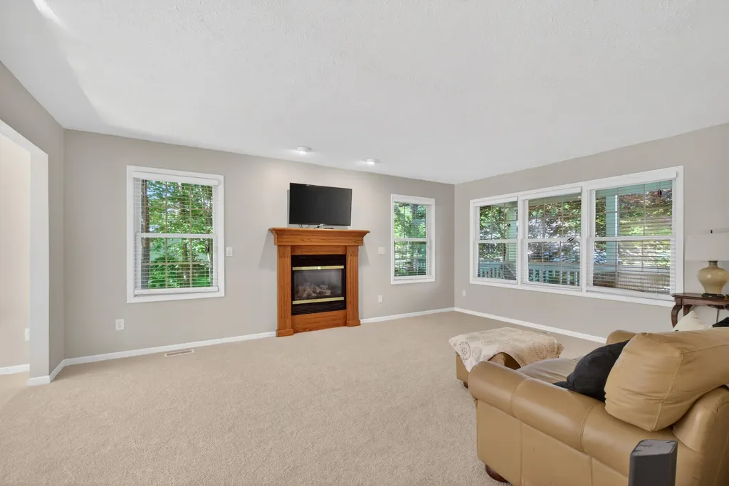2073 Elwood Boulevard Spring Arbor Township MI 49283