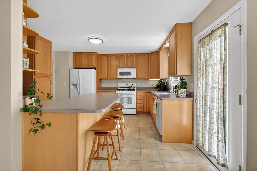 2073 Elwood Boulevard Spring Arbor Township MI 49283