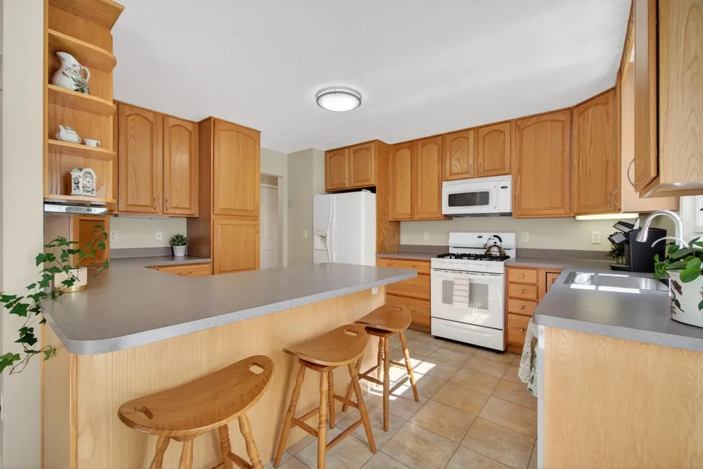2073 Elwood Boulevard Spring Arbor Township MI 49283