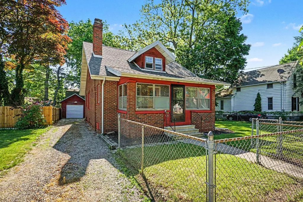831 Bush Street Jackson City MI 49202