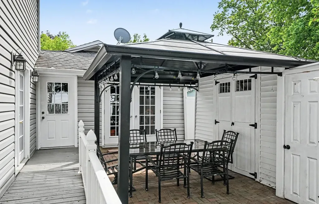 19722 Crescent Beach Road Lockport Township MI 49093