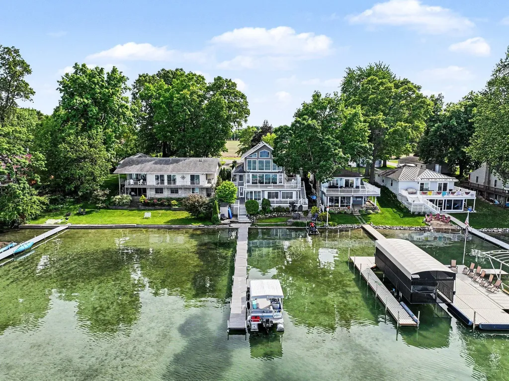 19722 Crescent Beach Road Lockport Township MI 49093