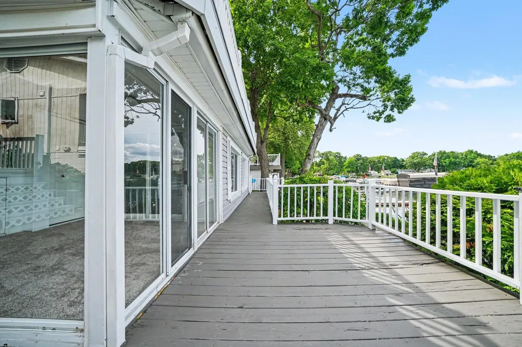 19722 Crescent Beach Road Lockport Township MI 49093