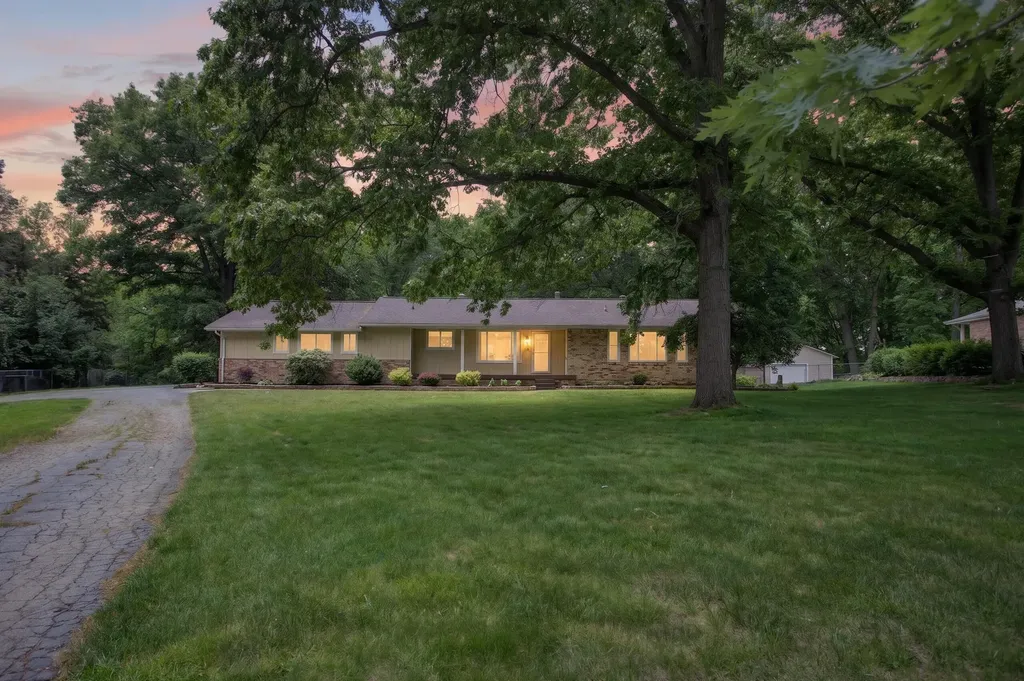 782 Bellflower Drive Columbia Township MI 49230