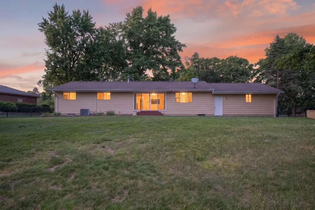 782 Bellflower Drive Columbia Township MI 49230