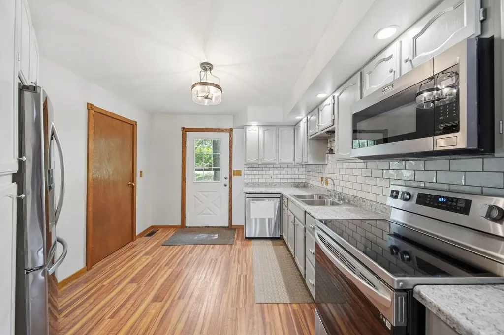 7925 Seymour Road Leoni Township MI 49240