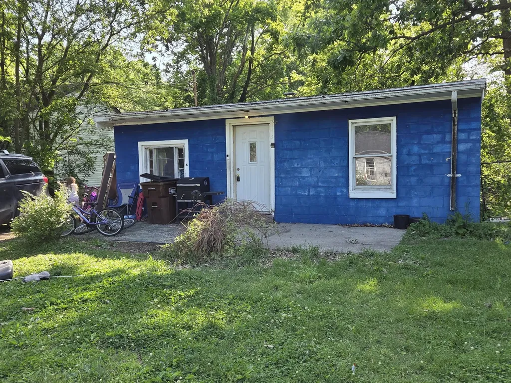 1156 Fairfax Avenue Leoni Township MI 49203