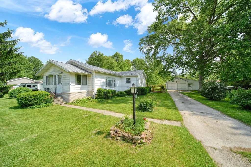 225 Center Court Napoleon Township MI 49201