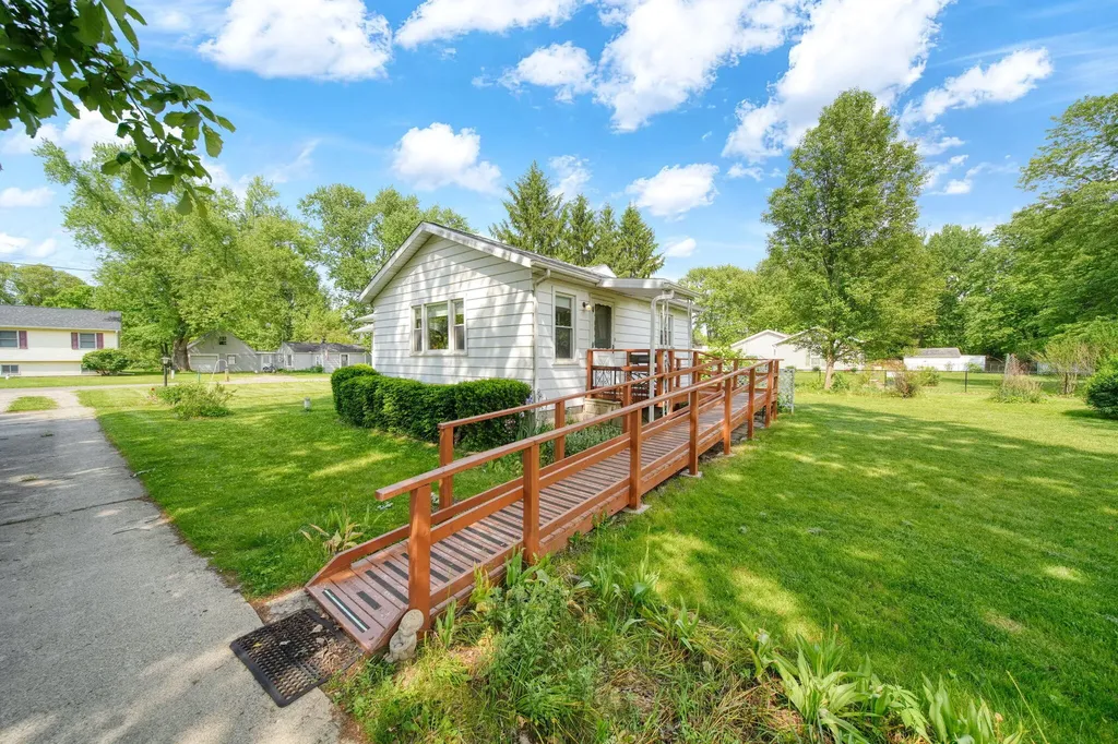 225 Center Court Napoleon Township MI 49201