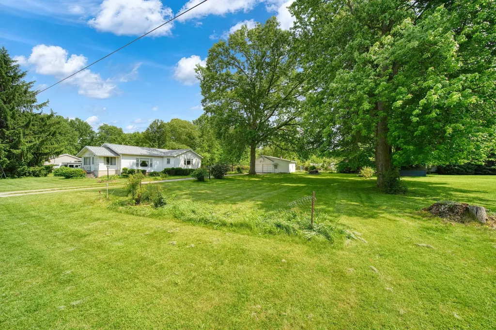 225 Center Court Napoleon Township MI 49201