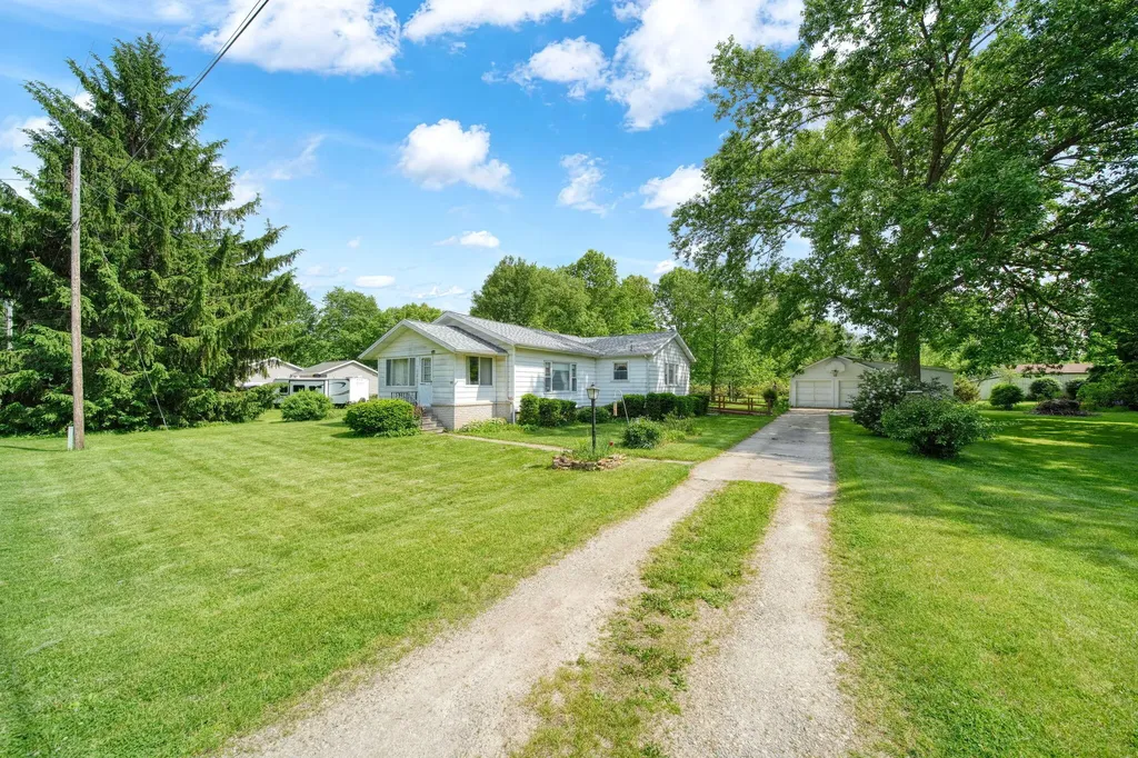 225 Center Court Napoleon Township MI 49201