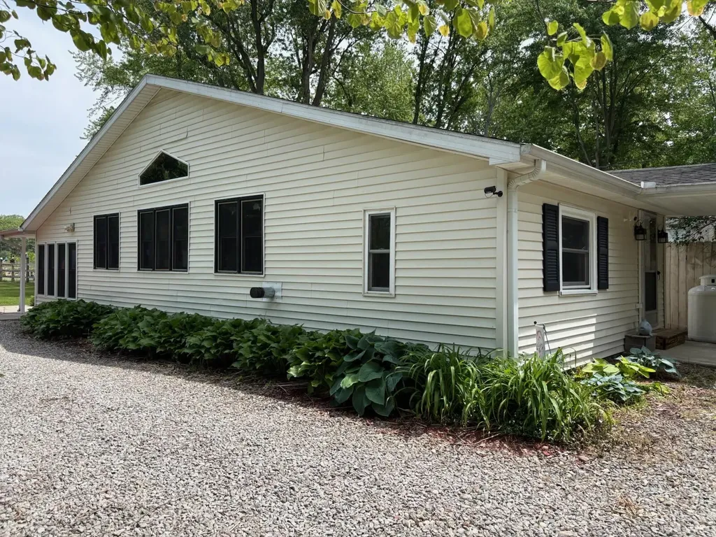 7517 Lake Drive Reading Township MI 49274