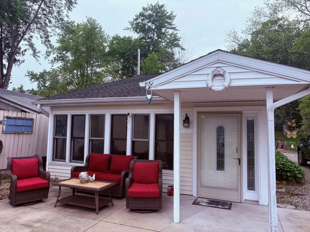 7517 Lake Drive Reading Township MI 49274