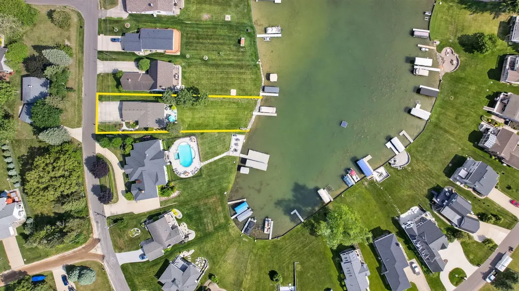 115 Kingsbury Drive Columbia Township MI 49230