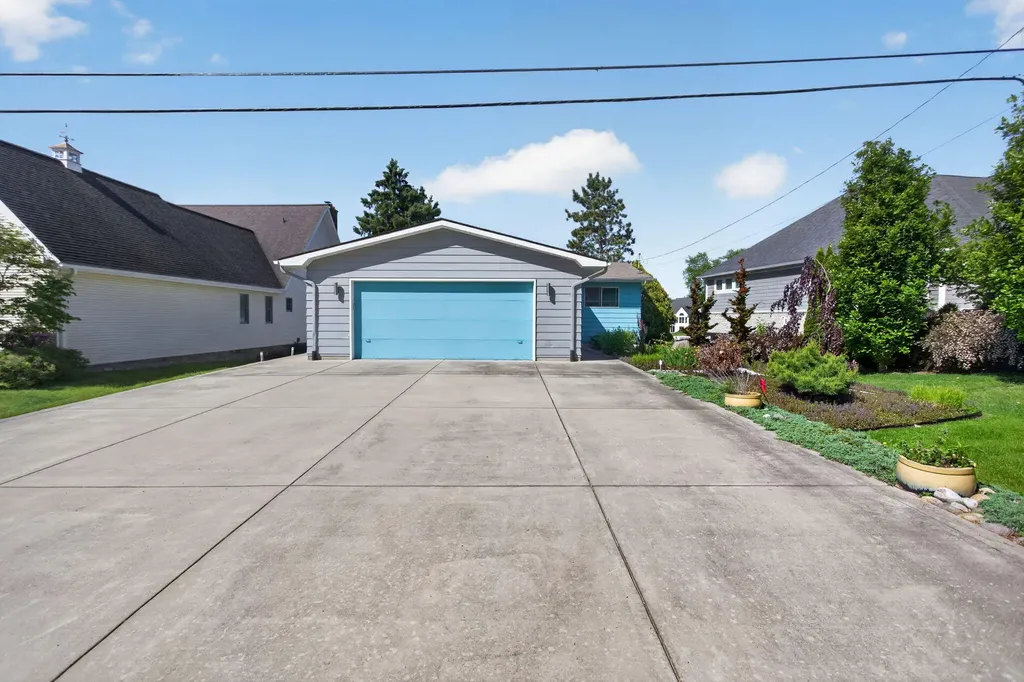 115 Kingsbury Drive Columbia Township MI 49230