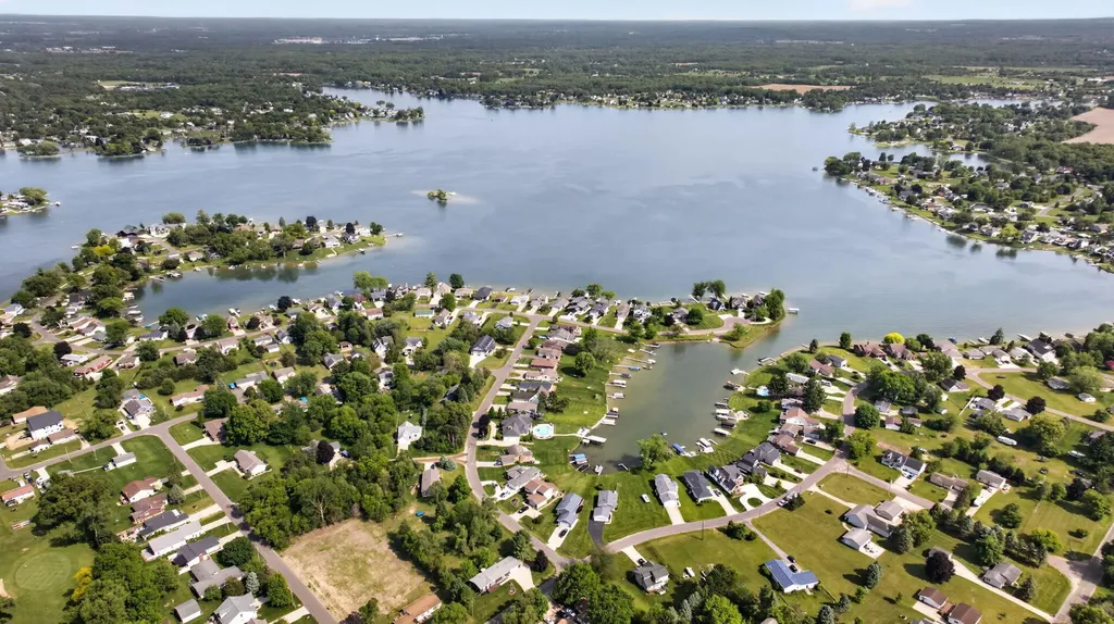 115 Kingsbury Drive Columbia Township MI 49230