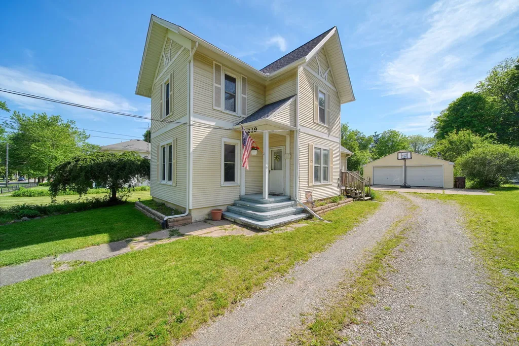 219 S Main Street Concord Village MI 49237