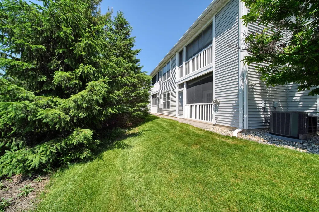 822 W Barrington Circle Summit Township MI 49203