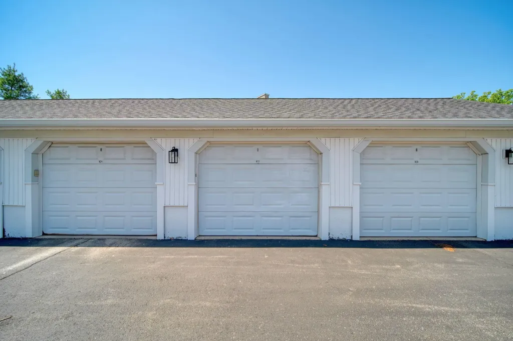 822 W Barrington Circle Summit Township MI 49203