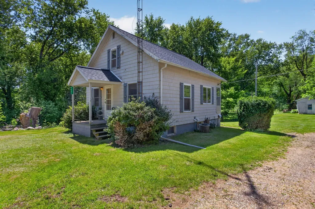 9621 W Michigan Avenue Sandstone Township MI 49269