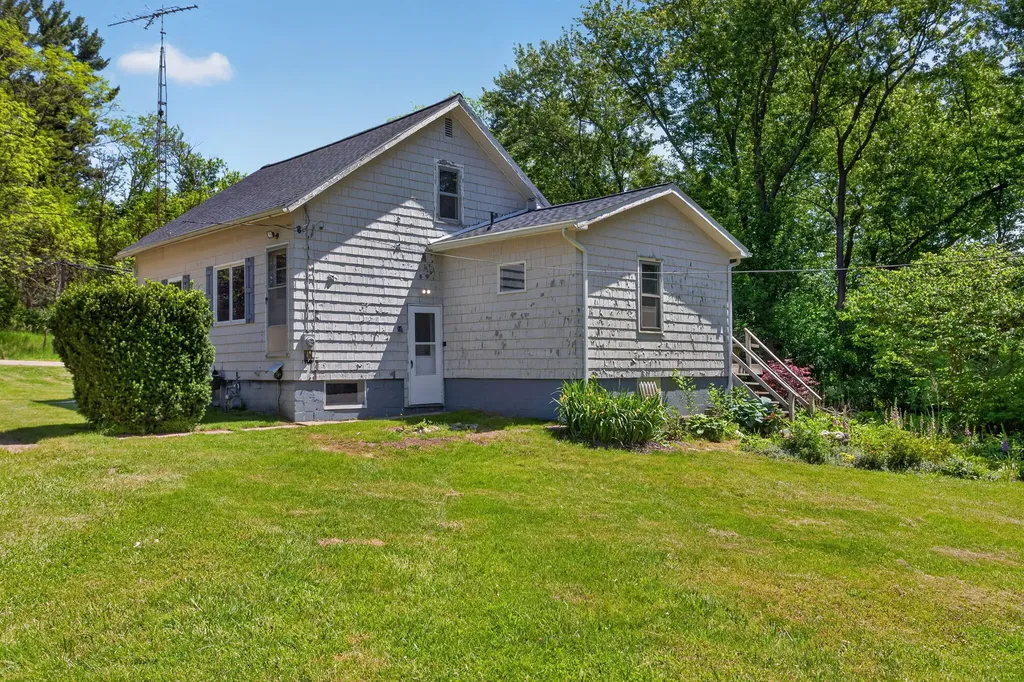 9621 W Michigan Avenue Sandstone Township MI 49269
