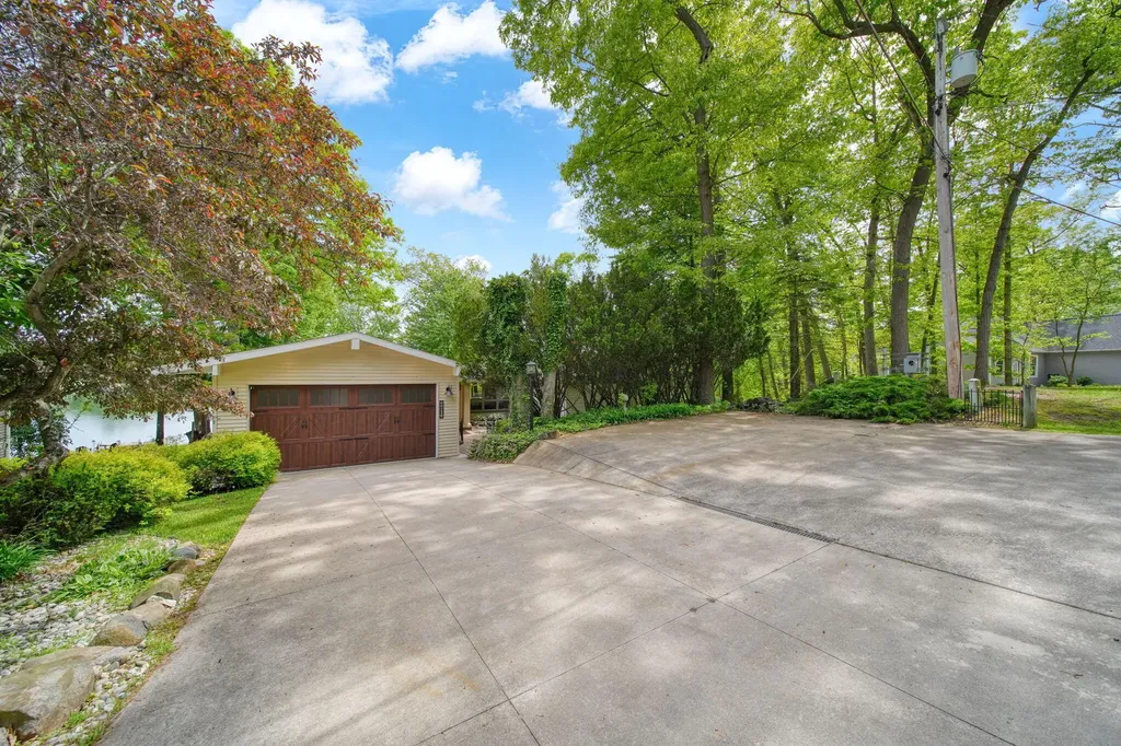 11901 Killarny Circle Somerset Township MI 49249
