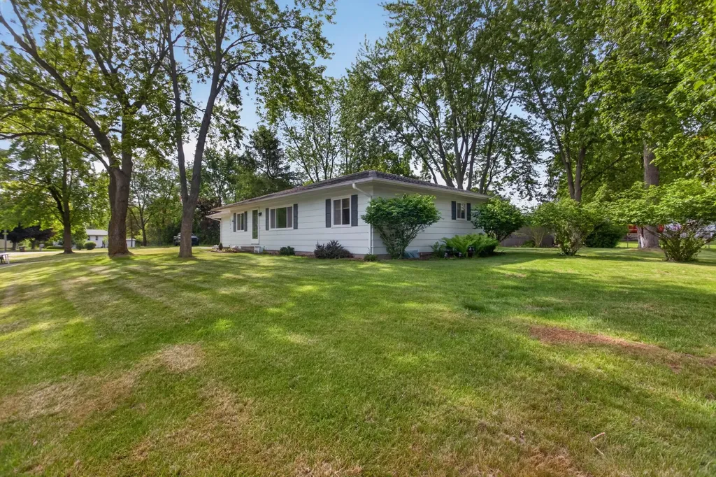 1653 Gary Paul Lane Summit Township MI 49203
